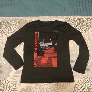 Under Armour athletic material long sleeve shirt